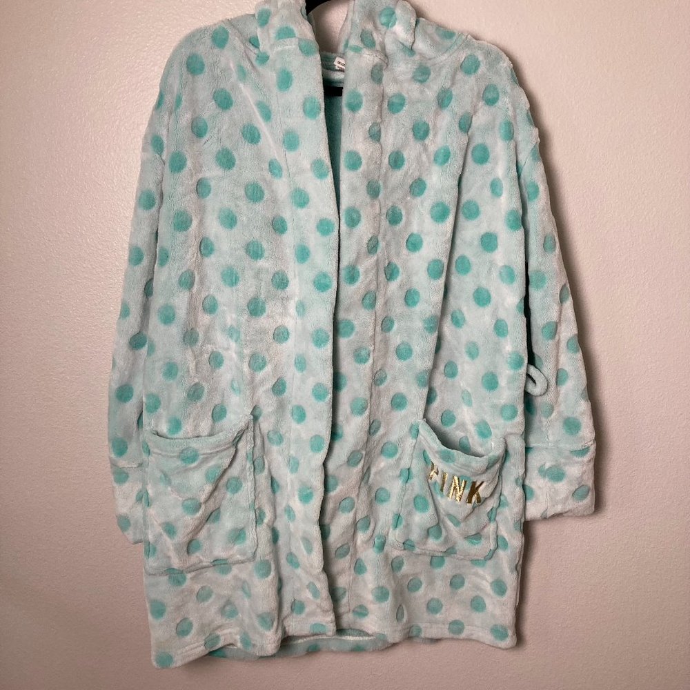 3/$20 VS Pink Fuzzy Robe *Missing belt*